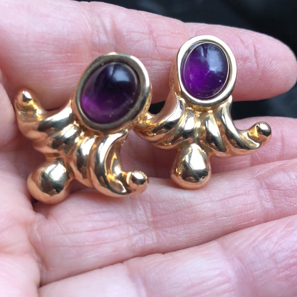 Pair of Italian 14kt hollow yellow gold and amethyst earrings…..no backs - Picture 6 of 11